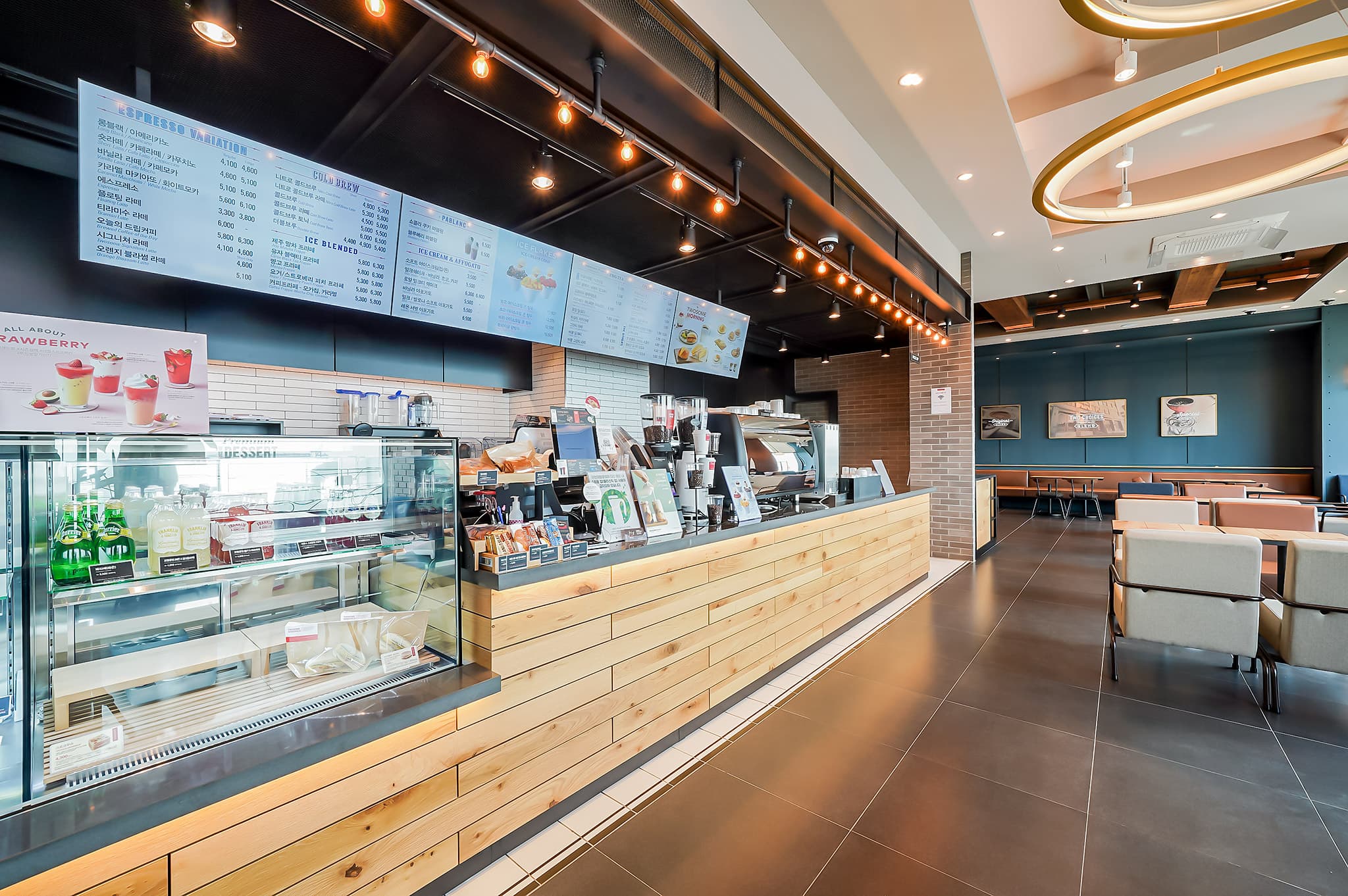 투썸플레이스 (2F)